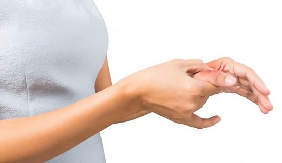 برای بی حسی انگشت دست به چه دکتری مراجعه کنیم